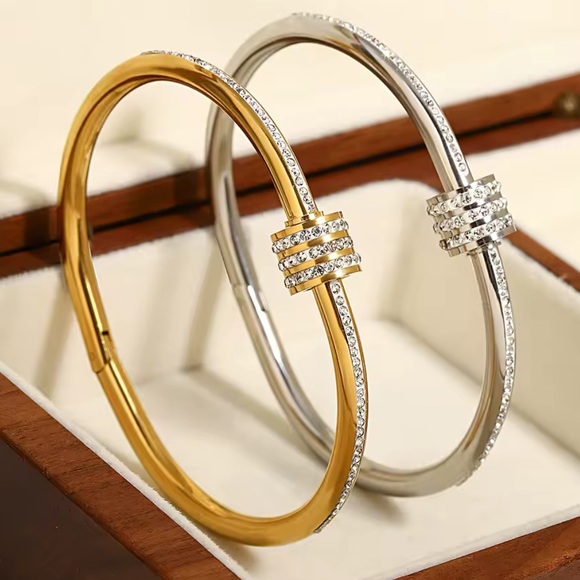 Lorette-Chic(GOLD)Rhinestone Zircon Beads Stainless Steel Gold Plated Bracelet - Picture 9 of 13